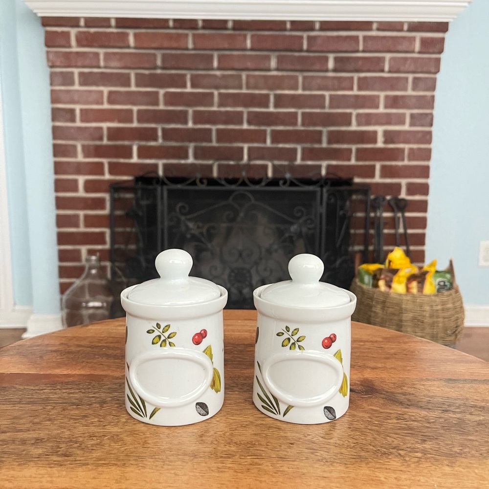 Vintage spice jars set